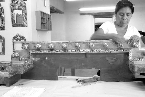 Paula working on a restoration project at the Talleres Comunitarios of Zegache.