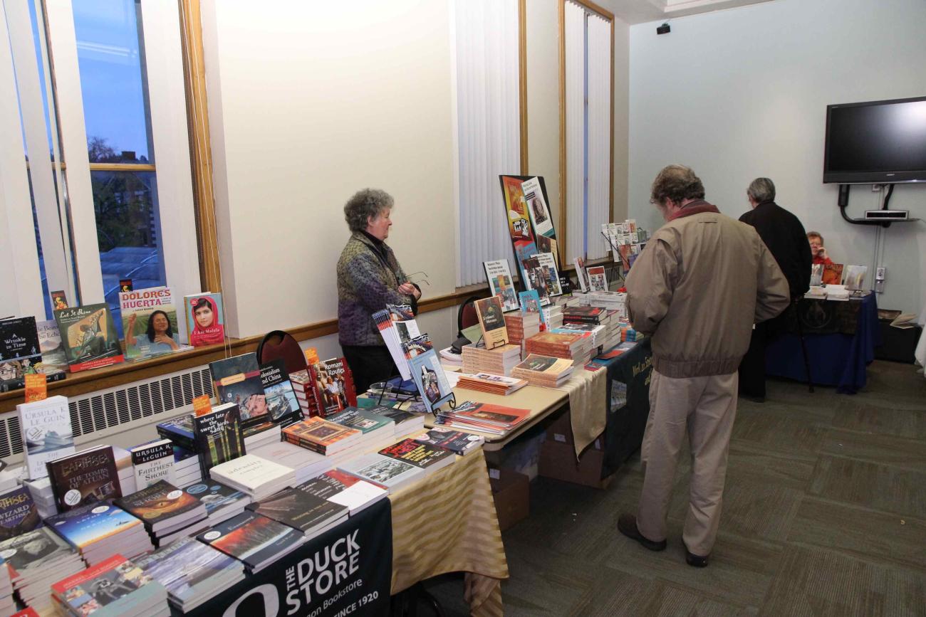 11/ 8 -9: Miscellaneous images by Jack Liu of audience response, vendor rooms, reception.