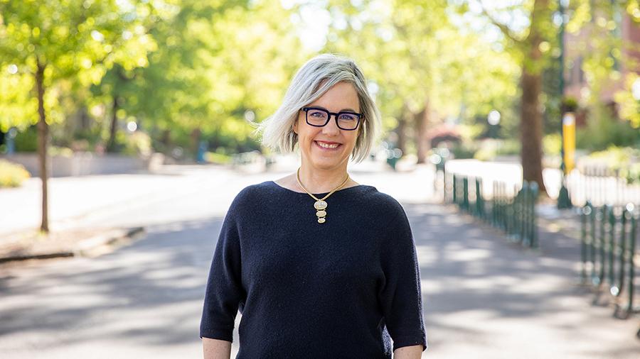 Kate Mondloch wins NEH support to examine immersive art experiences