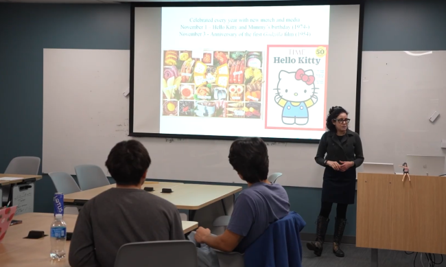 Alisa Freedman teaches her Japanese Popular Culture class at the UO.